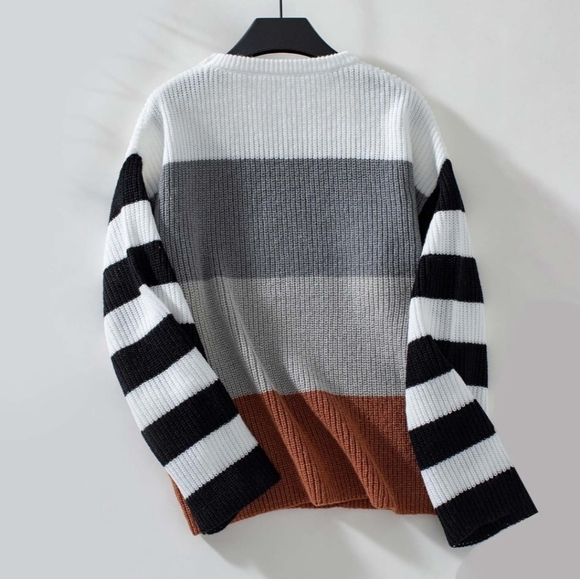 Size Medium Women's Long Sleeve Crew Neck Striped Color Block Sweater - Picture 2 of 3